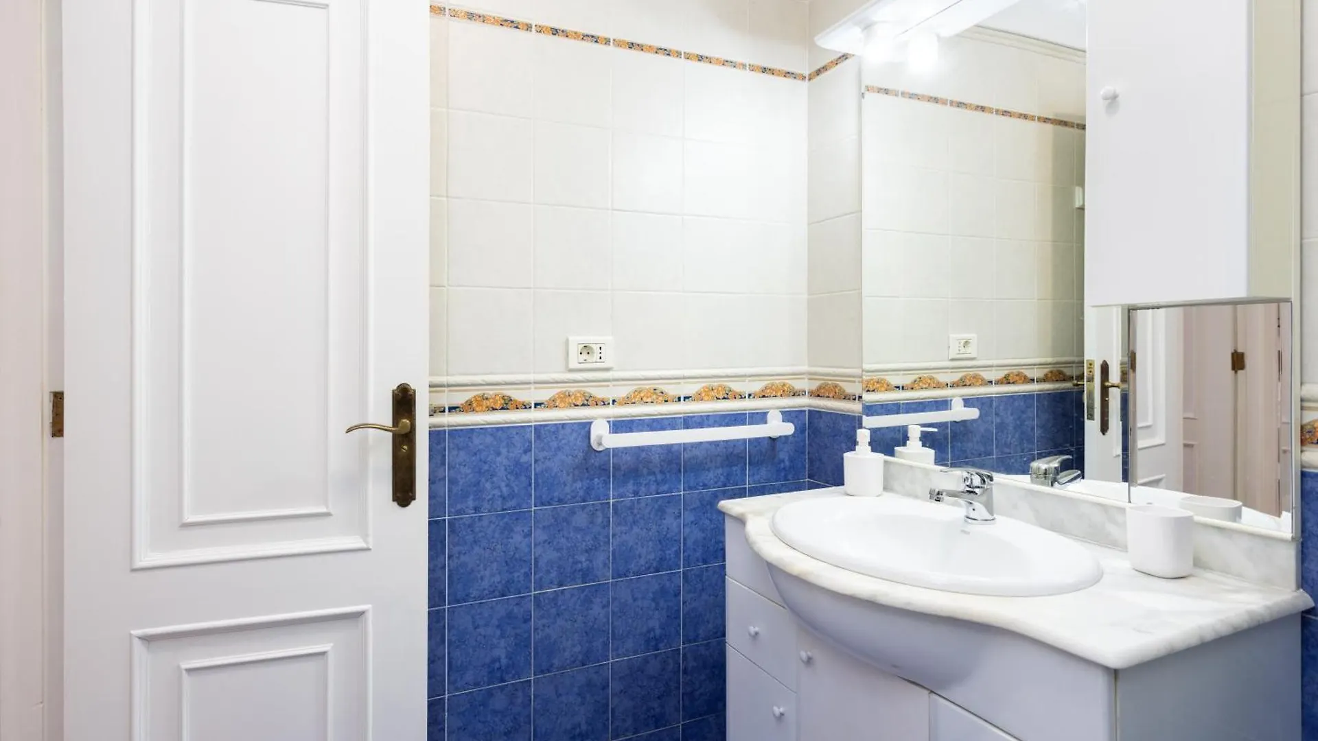 Home2Book Cozy Coastal Apt & Pool, Los Cristianos Arona  Arona (Tenerife)