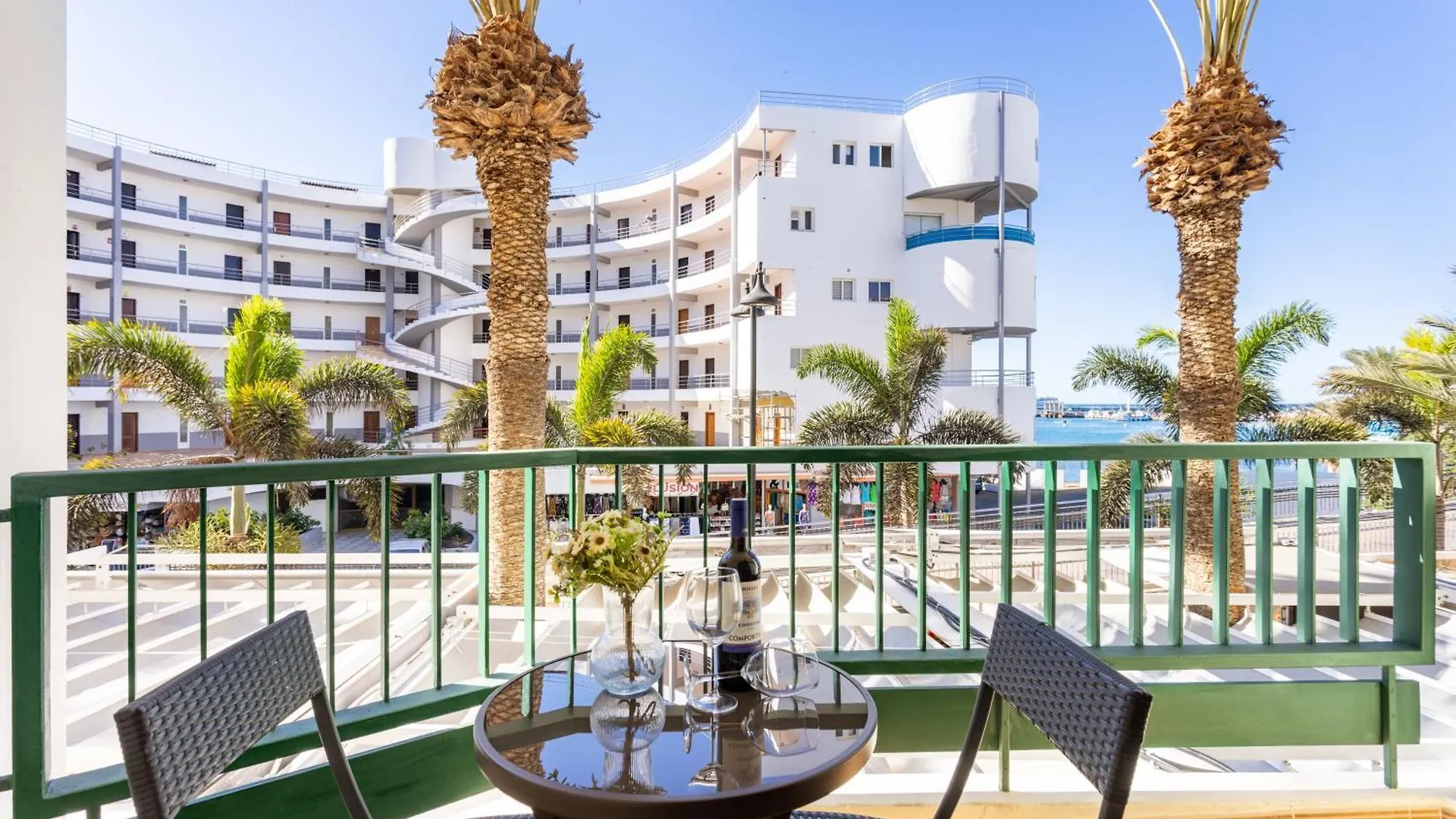 Home2Book Cozy Coastal Apt & Pool, Los Cristianos Arona  Arona (Tenerife)
